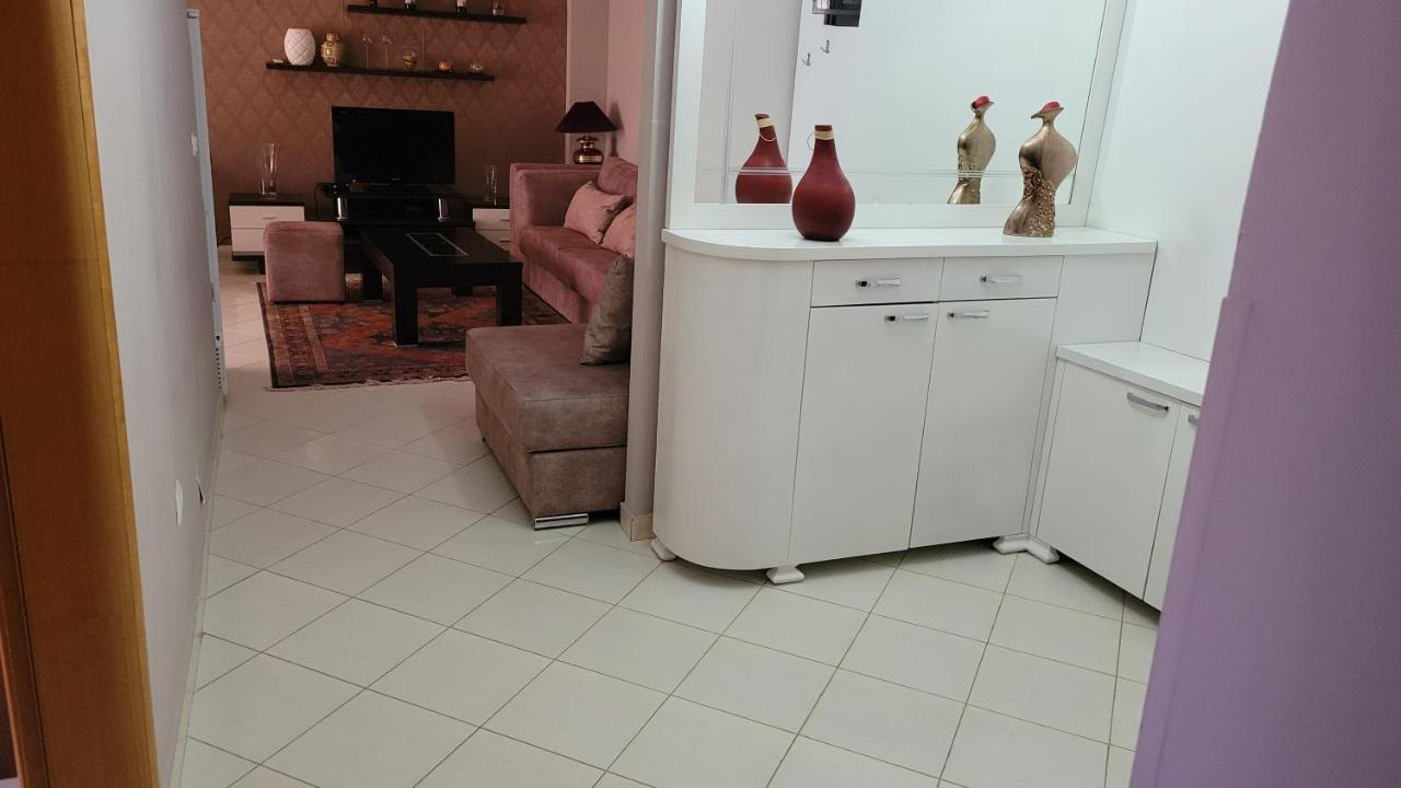 Charming Apartment Lushnje Luaran gambar